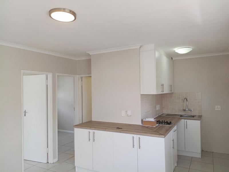 To Let 2 Bedroom Property for Rent in Pinelands Western Cape